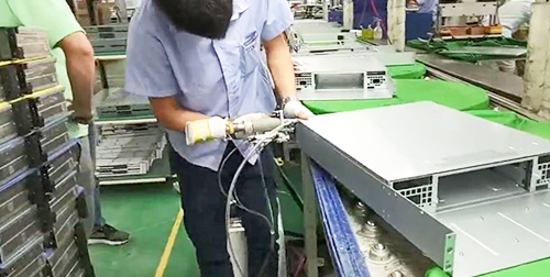 有了自動拉釘機后，你還擔心你的員工離職嗎？