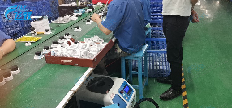 全新自動拉鉚機與傳統(tǒng)拉鉚槍相比，有什么差異呢？